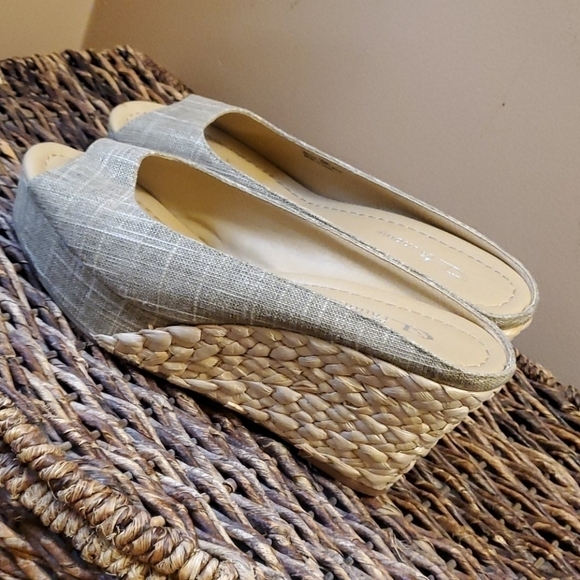 Daysie by Chinese Laundry slipon wedge - 10 - Picture 4 of 11